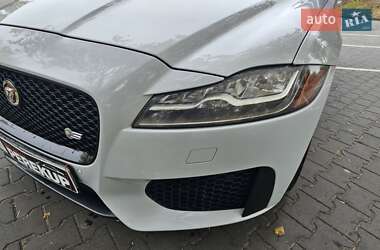 Седан Jaguar XF 2016 в  фото 51 Седан Jaguar XF 2016 в