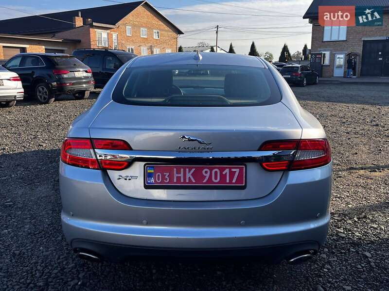 Седан Jaguar XF 2015 в Луцке