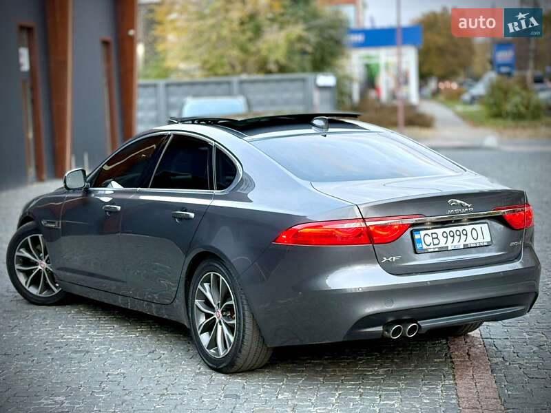 Седан Jaguar XF 2016 в Чернигове