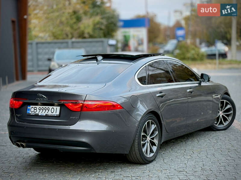 Седан Jaguar XF 2016 в Чернигове