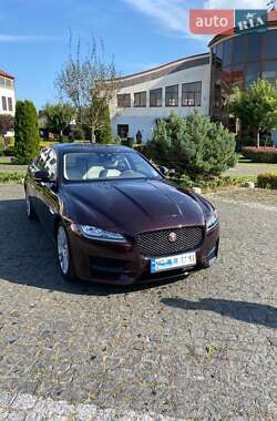 Седан Jaguar XF 2018 в Киеве Седан Jaguar XF 2018 в Киеве