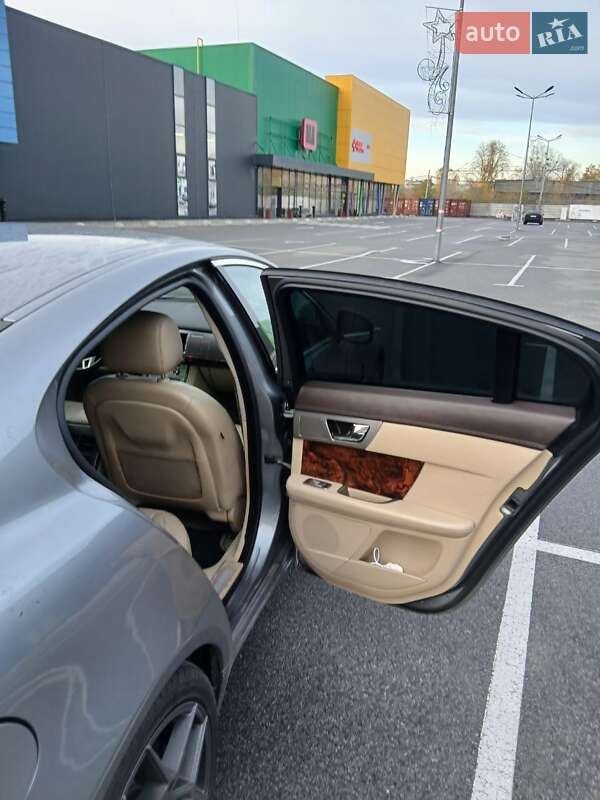 Седан Jaguar XF 2009 в Киеве фото 18 Седан Jaguar XF 2009 в Киеве