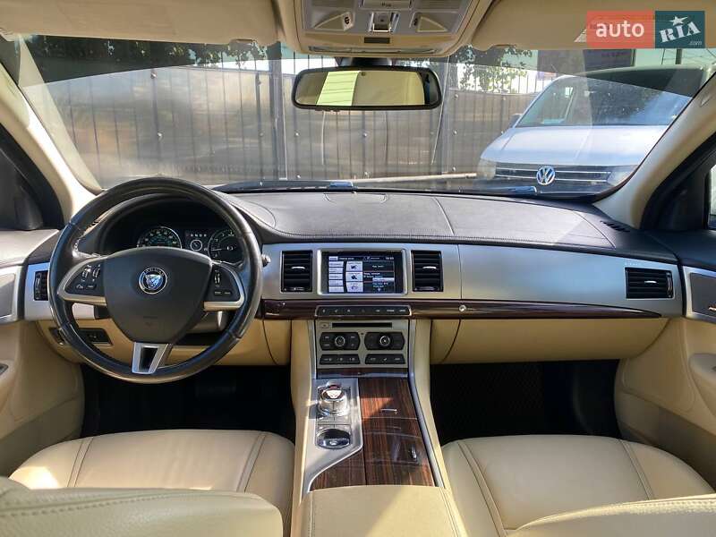 Седан Jaguar XF 2014 в Києві фото 13 Седан Jaguar XF 2014 в Києві