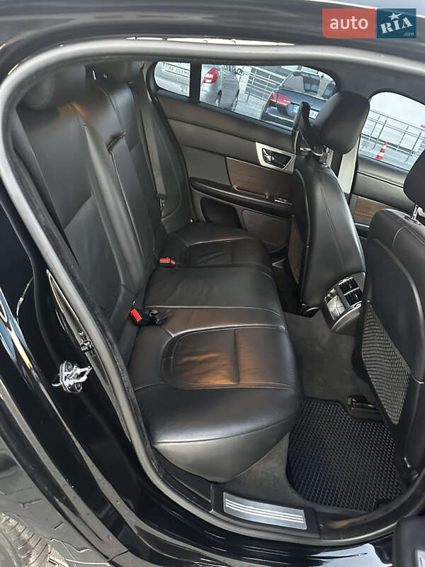 Седан Jaguar XF 2014 в Києві