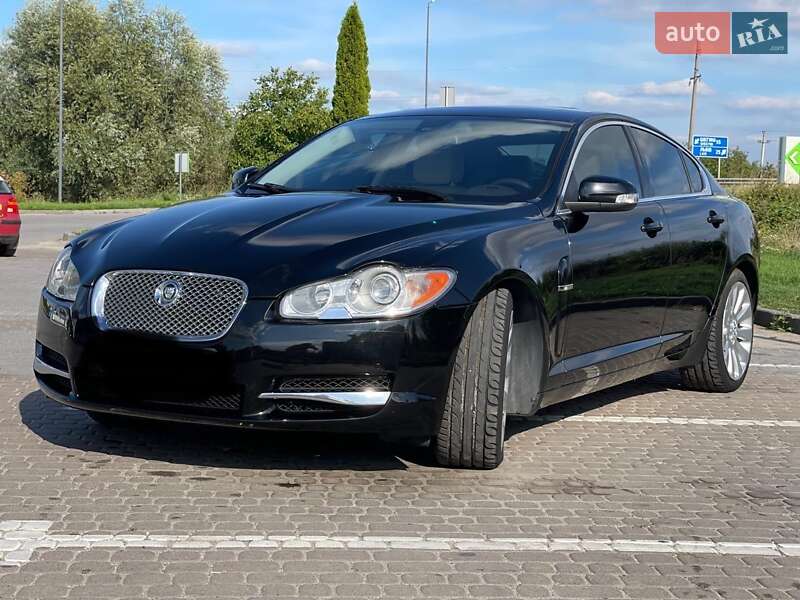 Седан Jaguar XF 2009 в Львове