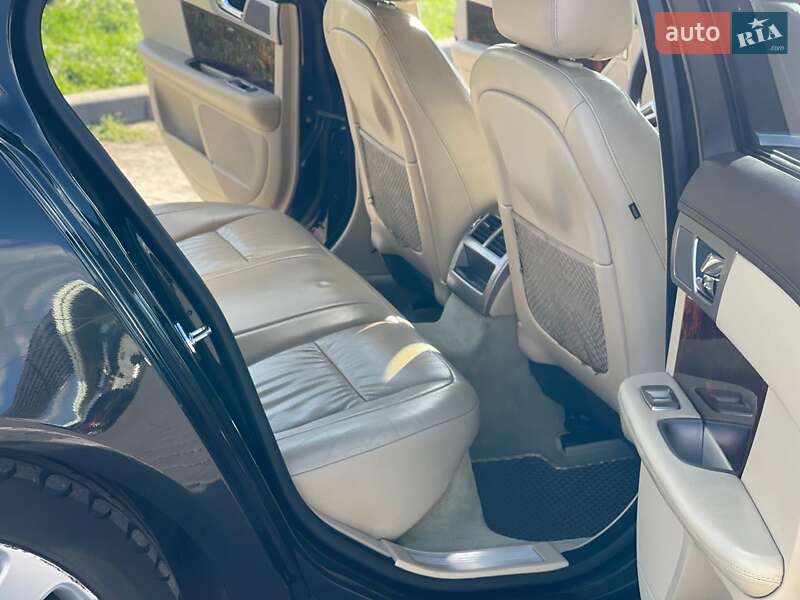 Седан Jaguar XF 2009 в Львове