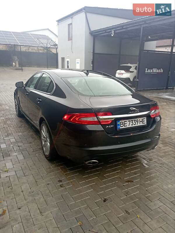 Седан Jaguar XF 2013 в Первомайську