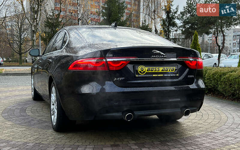 Седан Jaguar XF 2015 в Львове