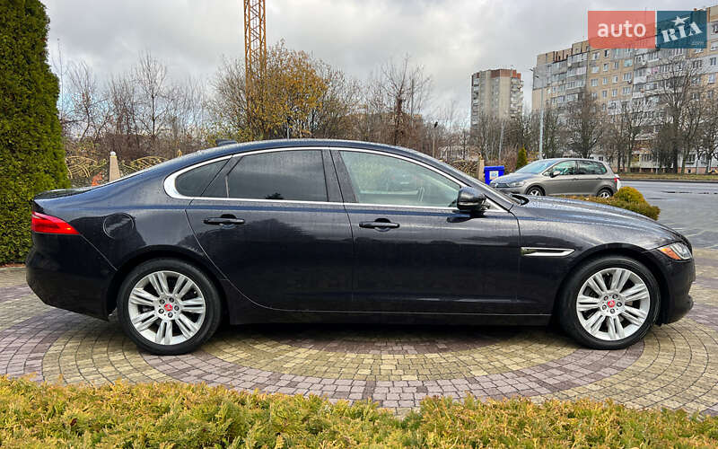 Седан Jaguar XF 2015 в Львове