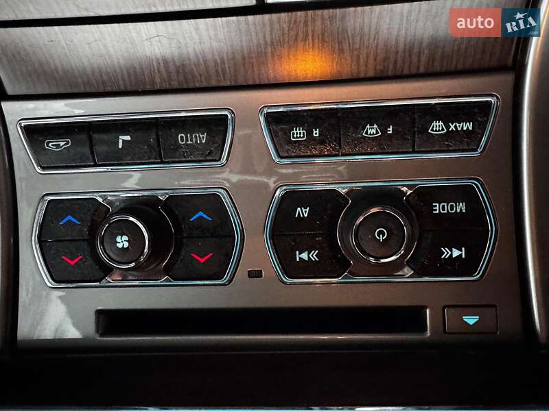 Седан Jaguar XF 2013 в Киеве фото 38 Седан Jaguar XF 2013 в Киеве