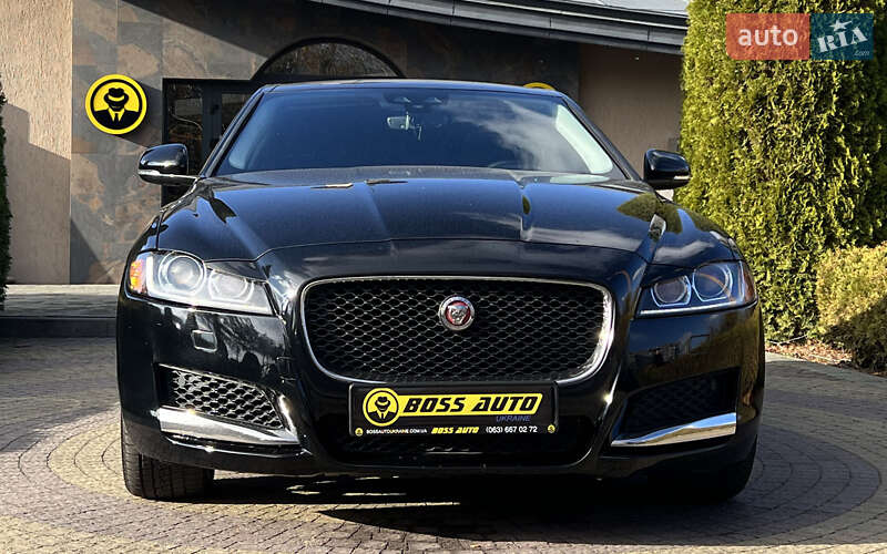 Седан Jaguar XF 2019 в Львове
