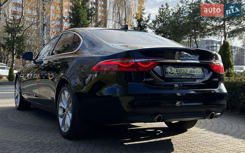Седан Jaguar XF 2019 в Львове
