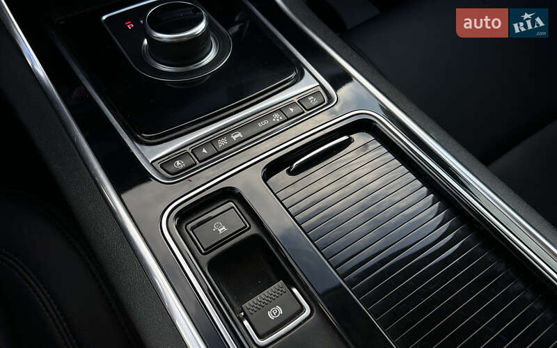 Седан Jaguar XF 2019 в Львове