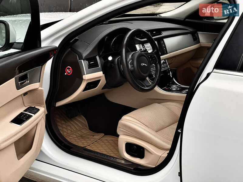 Седан Jaguar XF 2015 в Киеве фото 23 Седан Jaguar XF 2015 в Киеве