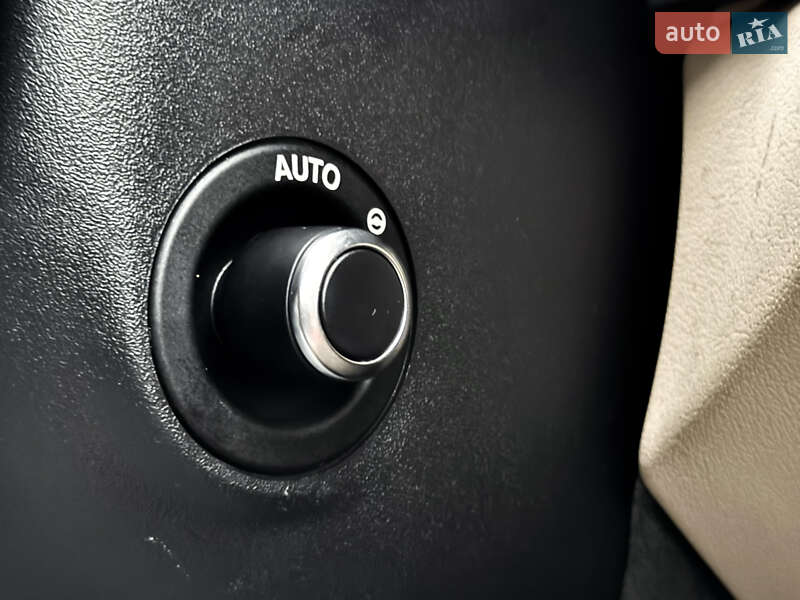 Седан Jaguar XF 2015 в Киеве фото 42 Седан Jaguar XF 2015 в Киеве