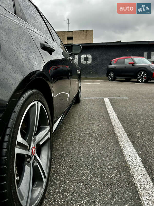 Седан Jaguar XF 2016 в Києві фото 17 Седан Jaguar XF 2016 в Києві