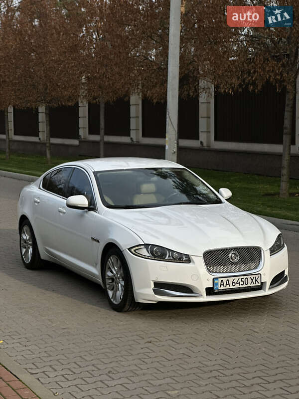 Седан Jaguar XF 2012 в Киеве