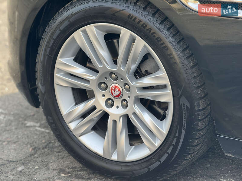 Седан Jaguar XF 2016 в Києві