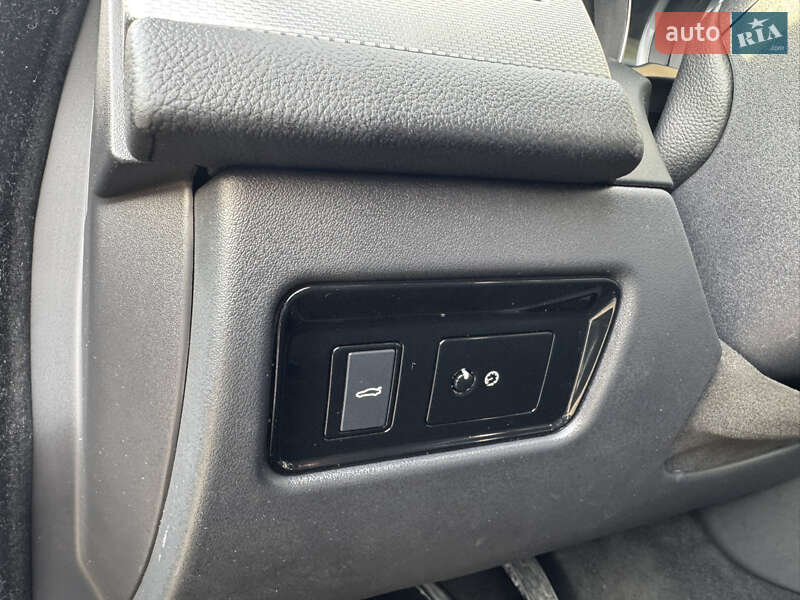 Седан Jaguar XF 2016 в Києві