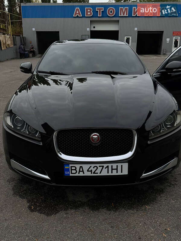 Седан Jaguar XF 2012 в Кропивницком