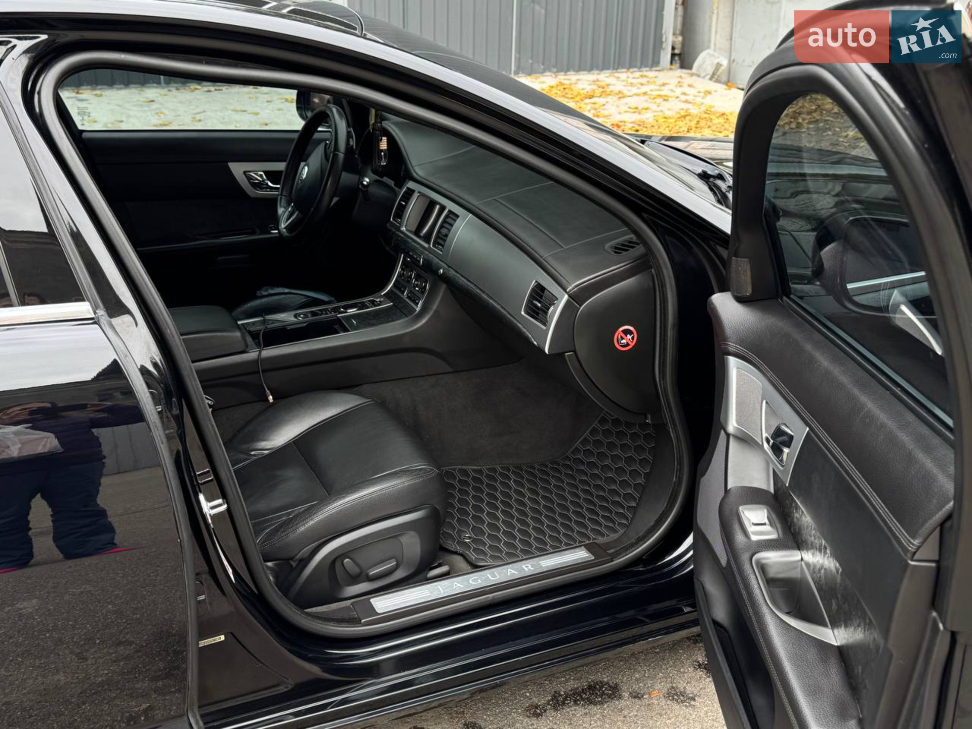 2012 Jaguar XF - мініатюра 31