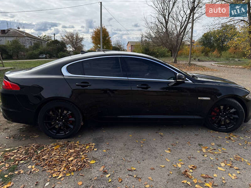 Седан Jaguar XF 2012 в Кропивницком