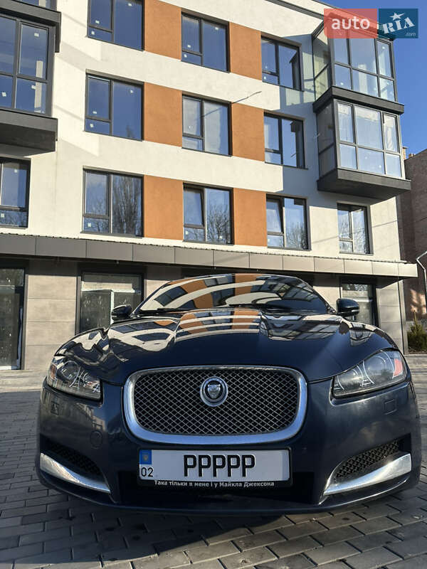 Седан Jaguar XF 2013 в Виннице