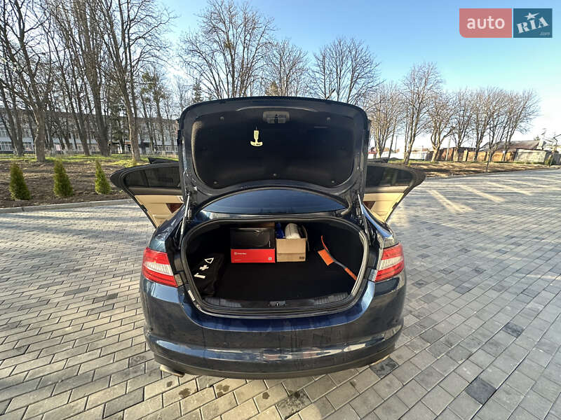 Седан Jaguar XF 2013 в Виннице