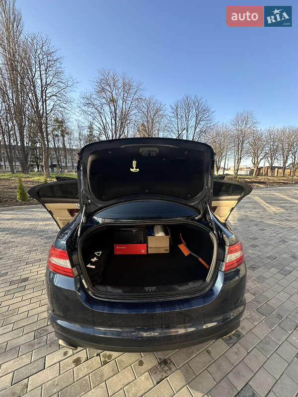 Седан Jaguar XF 2013 в Виннице