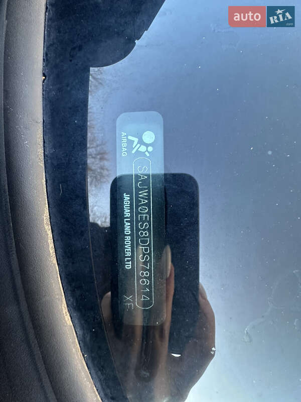 Седан Jaguar XF 2013 в Виннице