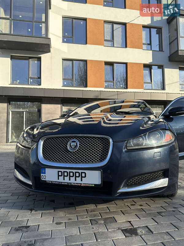 Седан Jaguar XF 2013 в Виннице