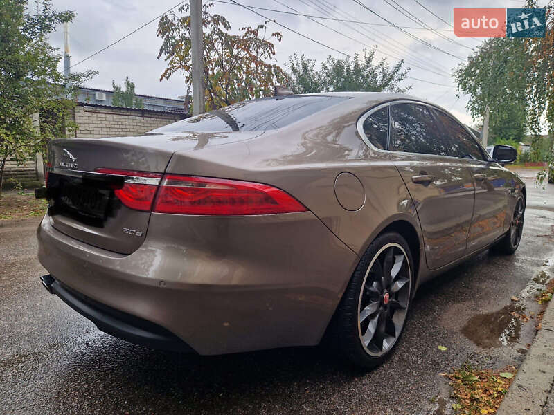 Седан Jaguar XF 2016 в Харкові