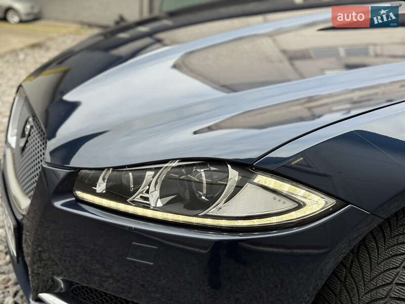 Седан Jaguar XF 2013 в Києві