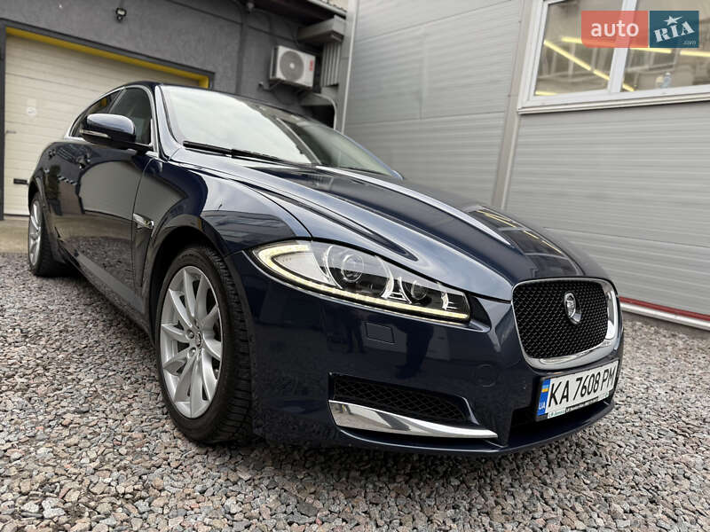 Седан Jaguar XF 2013 в Києві