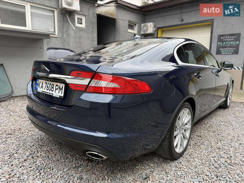Седан Jaguar XF 2013 в Києві
