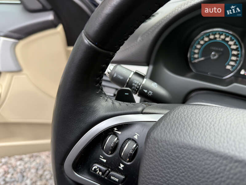 Седан Jaguar XF 2013 в Києві