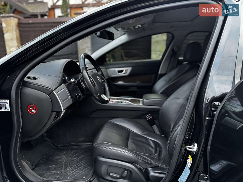 Седан Jaguar XF 2013 в Киеве