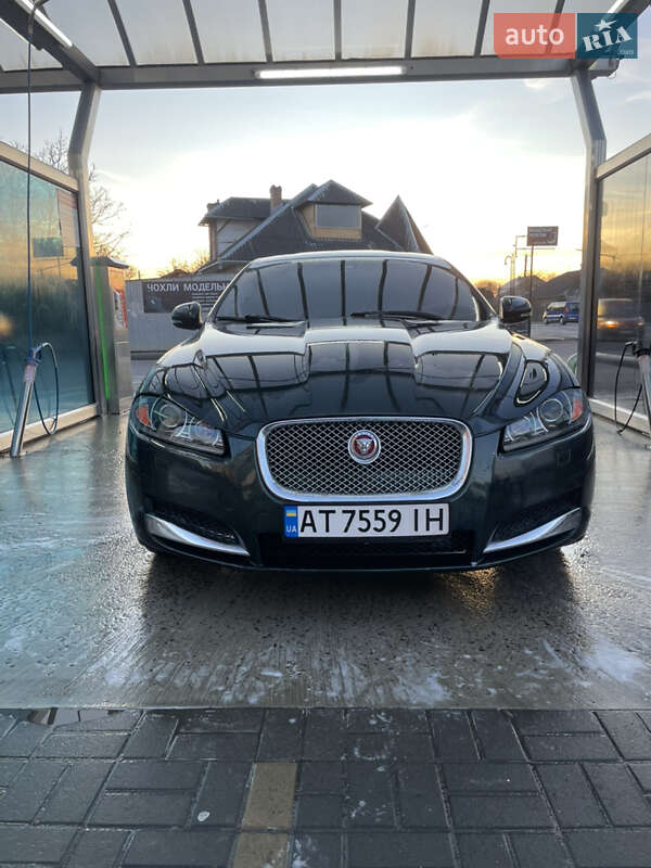 Седан Jaguar XF 2014 в Ивано-Франковске