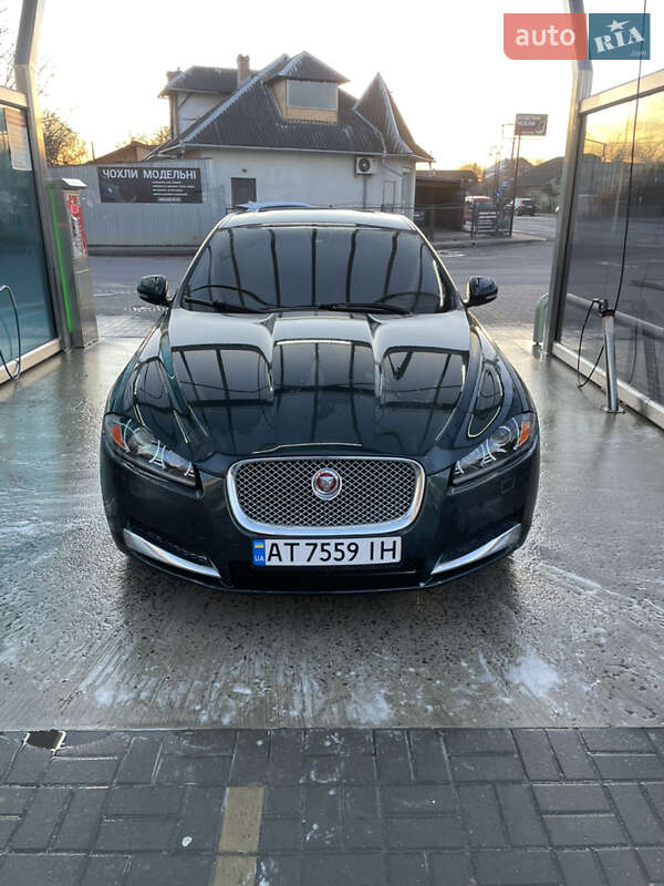Седан Jaguar XF 2014 в Ивано-Франковске