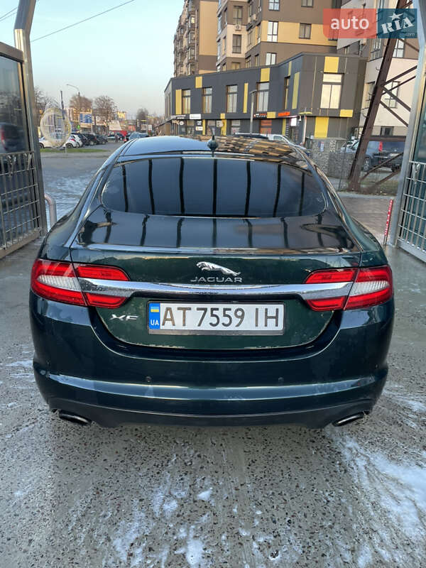 Седан Jaguar XF 2014 в Ивано-Франковске