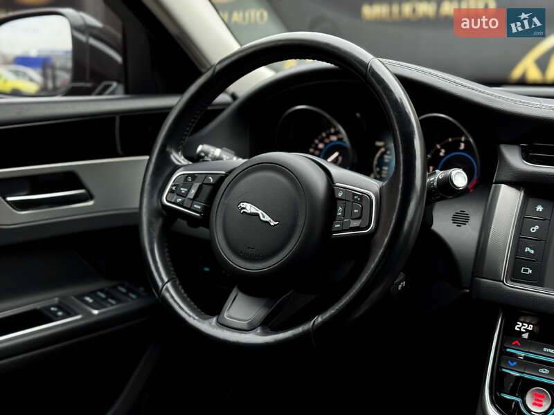 Седан Jaguar XF 2016 в Києві фото 16 Седан Jaguar XF 2016 в Києві
