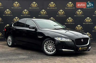 Седан Jaguar XF 2016 в Києві