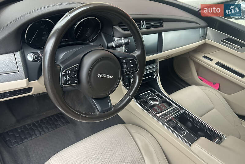 Седан Jaguar XF 2020 в Харкові