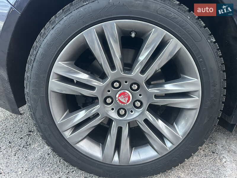 Седан Jaguar XF 2020 в Харкові