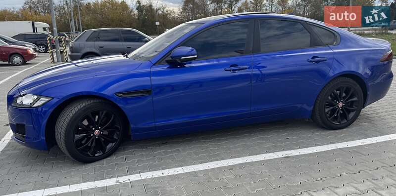 Седан Jaguar XF 2016 в Ивано-Франковске