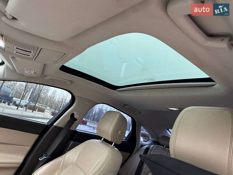 Седан Jaguar XF 2015 в Киеве