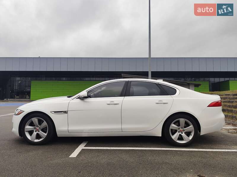 Седан Jaguar XF 2017 в Києві