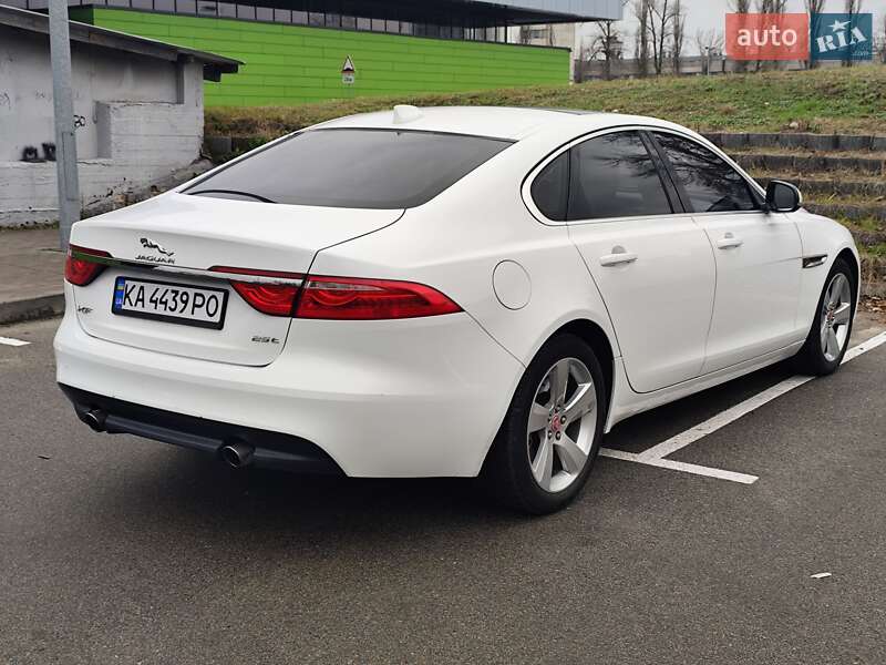 Седан Jaguar XF 2017 в Києві