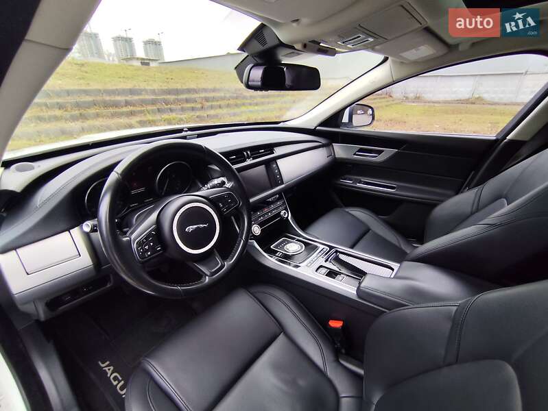 Седан Jaguar XF 2017 в Києві