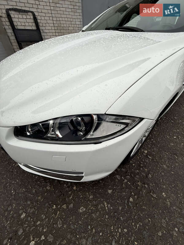Седан Jaguar XF 2014 в Житомире